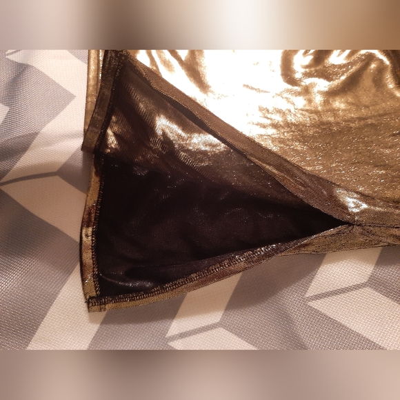 Michael Kors Slick Foil Cold Shoulder Long Sleeve Metallic Liquid Gold Top M - Picture 5 of 11